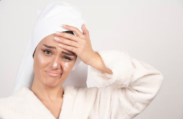 کرم دور چشم لیفتکننده برای پوست حساس